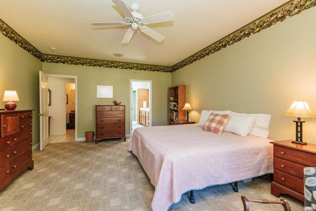 5204 W Pineridge Road, Muncie, IN 47304