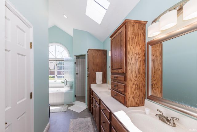 5204 W Pineridge Road, Muncie, IN 47304