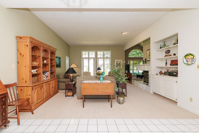 5204 W Pineridge Road, Muncie, IN 47304