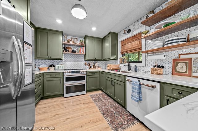 911 Hillcrest Drive, Greenwood, AR 72936