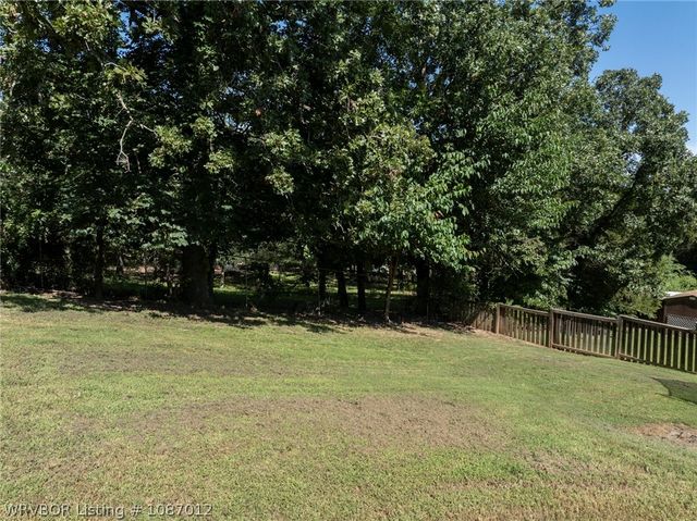 911 Hillcrest Drive, Greenwood, AR 72936