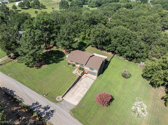 911 Hillcrest Drive, Greenwood, AR 72936