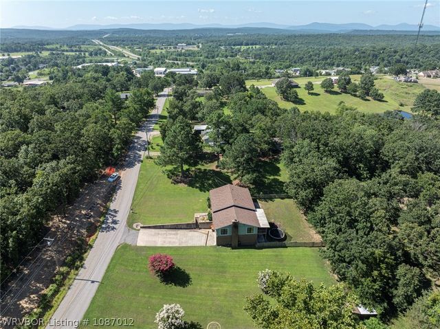 911 Hillcrest Drive, Greenwood, AR 72936