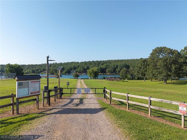 911 Hillcrest Drive, Greenwood, AR 72936