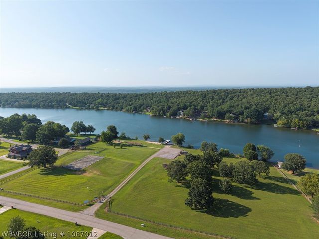 911 Hillcrest Drive, Greenwood, AR 72936