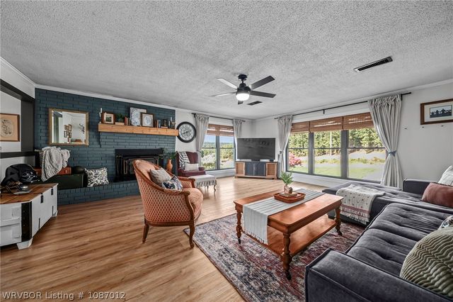 911 Hillcrest Drive, Greenwood, AR 72936