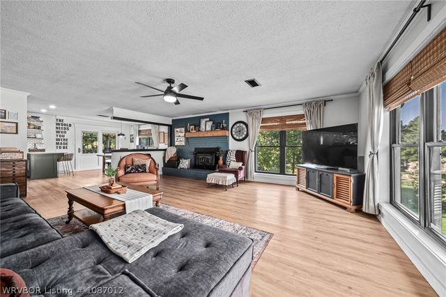 911 Hillcrest Drive, Greenwood, AR 72936