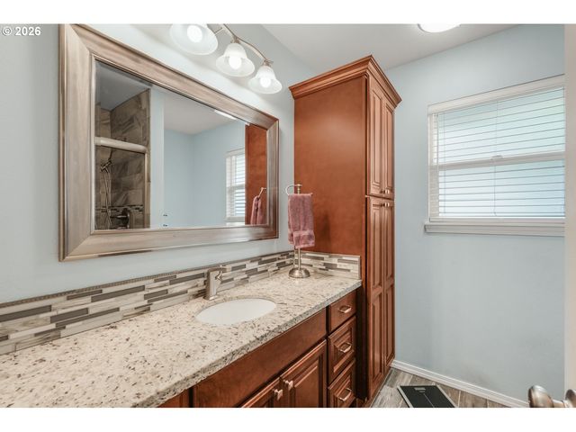 11005 Se 54TH Pl, Milwaukie, OR 97222