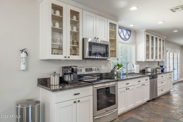 5948 E CORRINE Drive, Scottsdale, AZ 85254