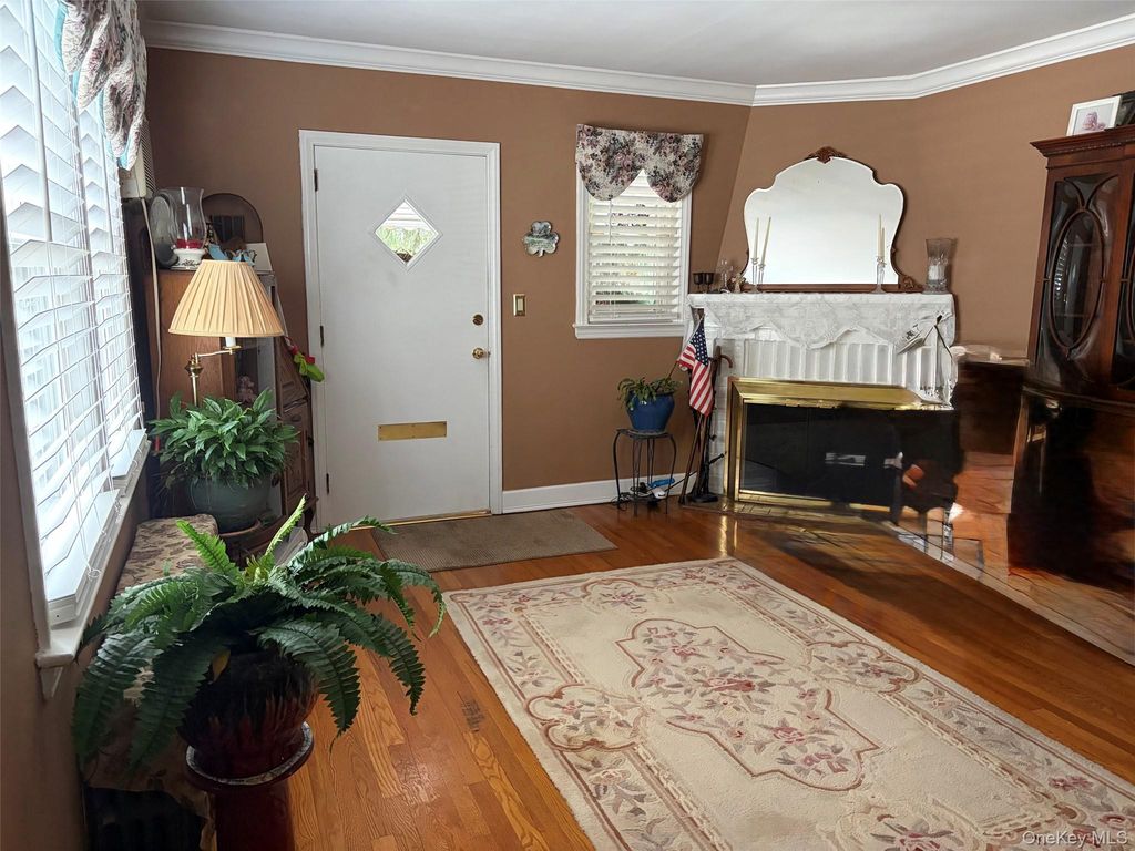 8456 252nd Street, Bellerose, NY 11426 — photo 4