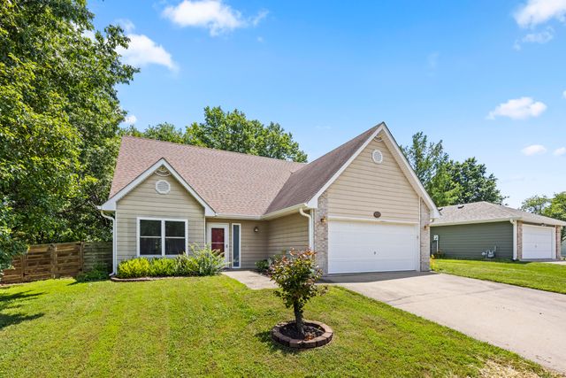 3701 CHURCHILL DR, Columbia, MO 65201