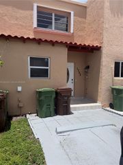 1705 W 57th St 506, Hialeah, FL 33012