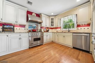50 Newbrook Ln, Springfield Twp., NJ 07081