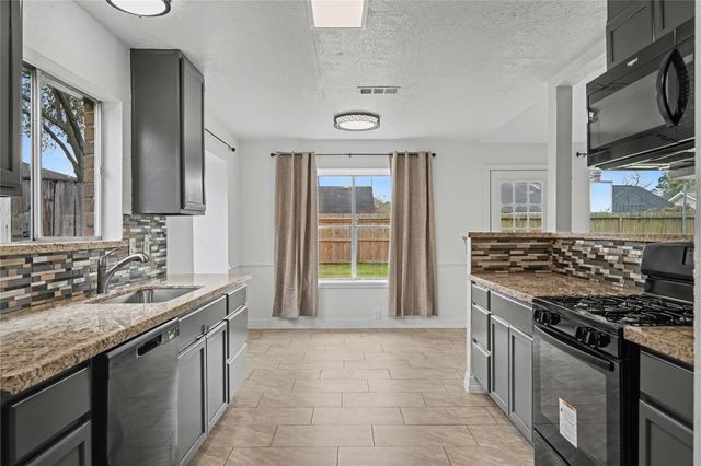 8115 Sweetgum Trace Drive, Houston, TX 77040