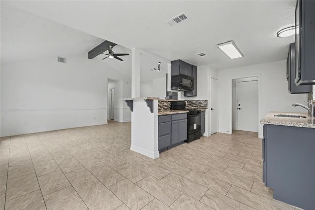 8115 Sweetgum Trace Drive, Houston, TX 77040