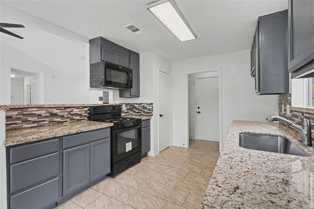 8115 Sweetgum Trace Drive, Houston, TX 77040