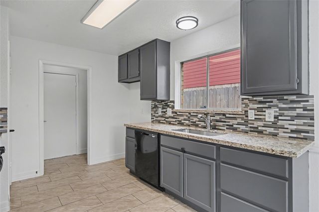 8115 Sweetgum Trace Drive, Houston, TX 77040