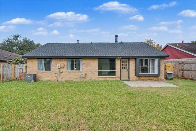 8115 Sweetgum Trace Drive, Houston, TX 77040