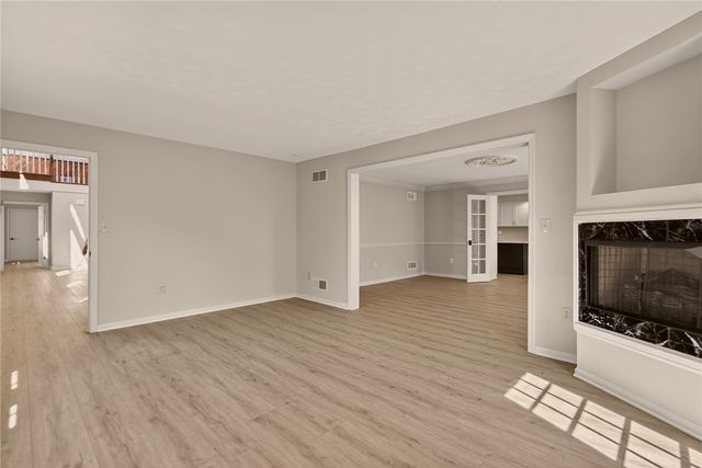 110 Oakhurst Dr, Peters Twp, PA 15317