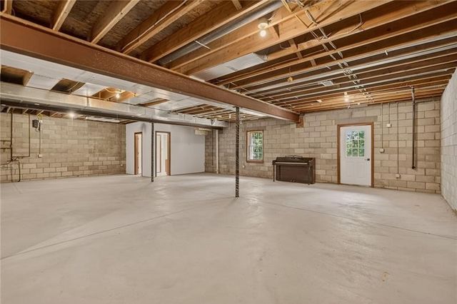 110 Oakhurst Dr, Peters Twp, PA 15317