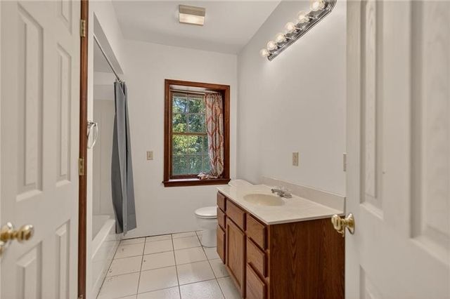 110 Oakhurst Dr, Peters Twp, PA 15317