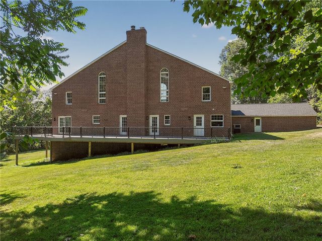 110 Oakhurst Dr, Peters Twp, PA 15317