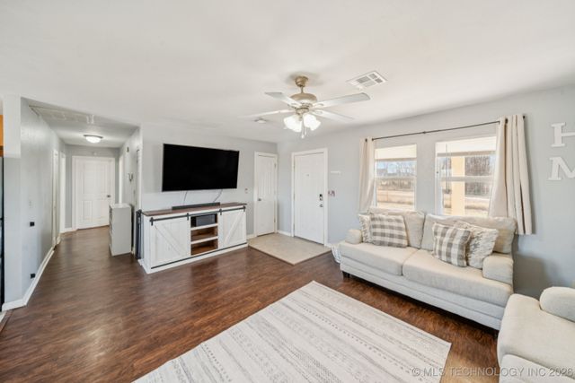 17755 S 49th West Avenue, Mounds, OK 74047