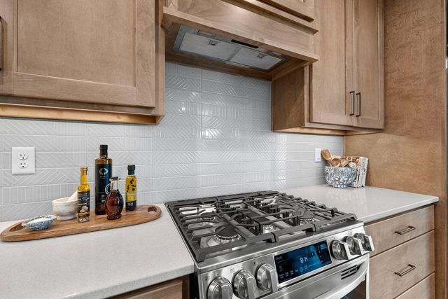 4001 ANTWERP AVENUE, Howard, WI 54313