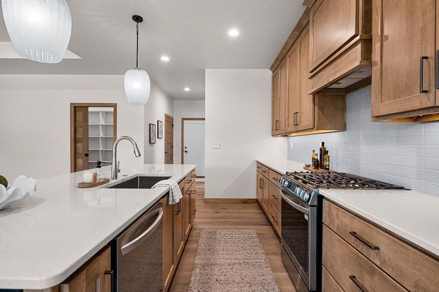 4001 ANTWERP AVENUE, Howard, WI 54313