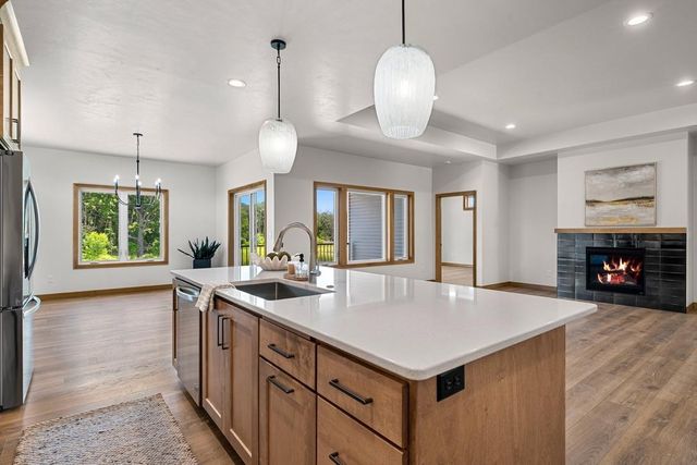 4001 ANTWERP AVENUE, Howard, WI 54313