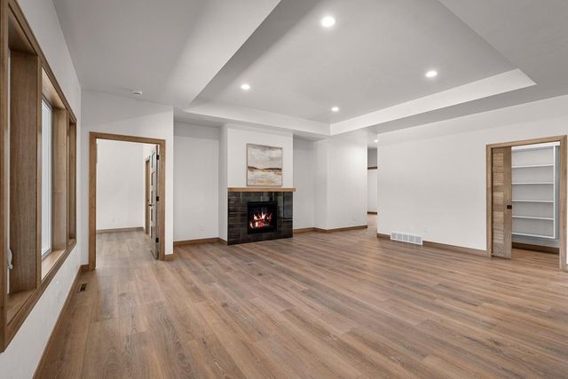 4001 ANTWERP AVENUE, Howard, WI 54313