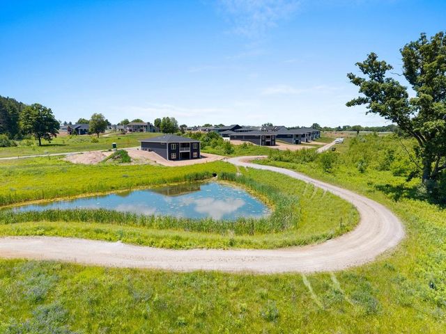 4001 ANTWERP AVENUE, Howard, WI 54313