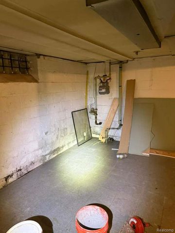 9759 Manistique Street, Detroit, MI 48224