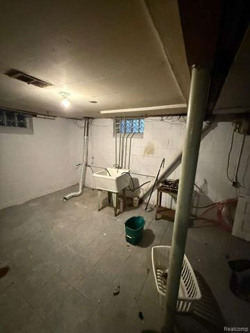 9759 Manistique Street, Detroit, MI 48224