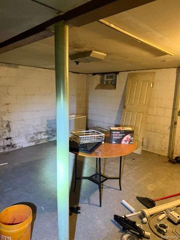 9759 Manistique Street, Detroit, MI 48224