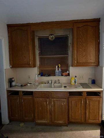 9759 Manistique Street, Detroit, MI 48224