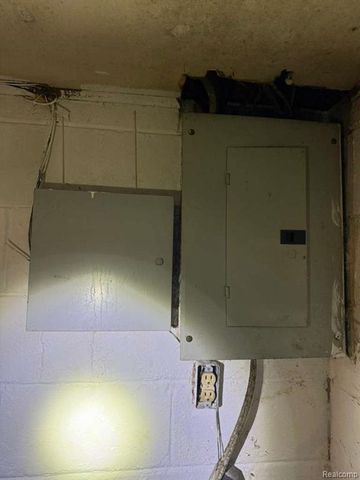 9759 Manistique Street, Detroit, MI 48224