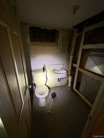 9759 Manistique Street, Detroit, MI 48224