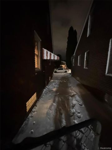 9759 Manistique Street, Detroit, MI 48224