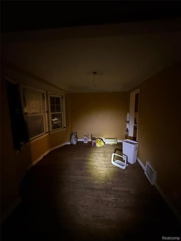 9759 Manistique Street, Detroit, MI 48224