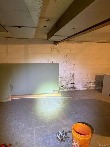 9759 Manistique Street, Detroit, MI 48224