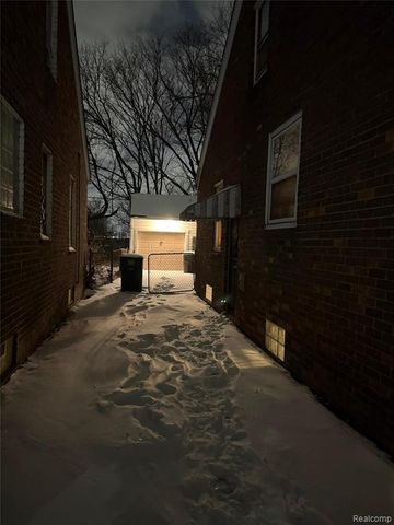 9759 Manistique Street, Detroit, MI 48224