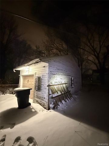 9759 Manistique Street, Detroit, MI 48224