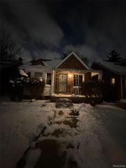 9759 Manistique Street, Detroit, MI 48224