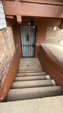 8210 S Marshfield Avenue 2, Chicago, IL 60620