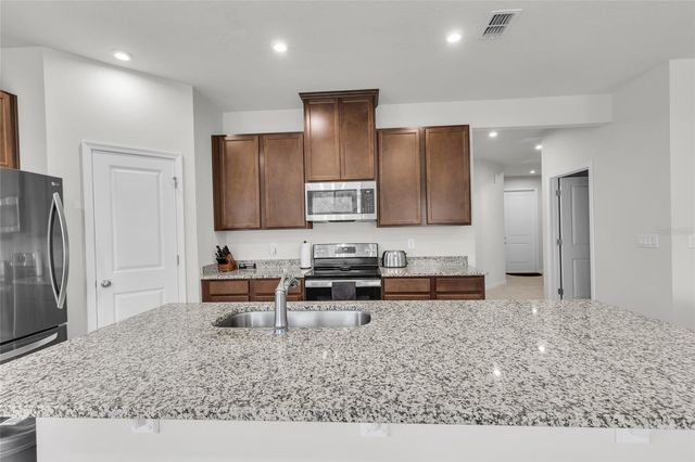 5045 GRAND TETON COURT, Deland, FL 32724