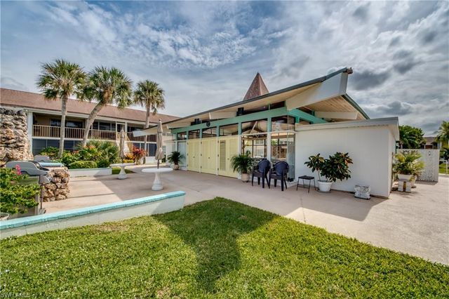 4202 SE 4th PL 3, Cape Coral, FL 33904