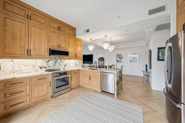 3333 Allen Parkway 602, Houston, TX 77019