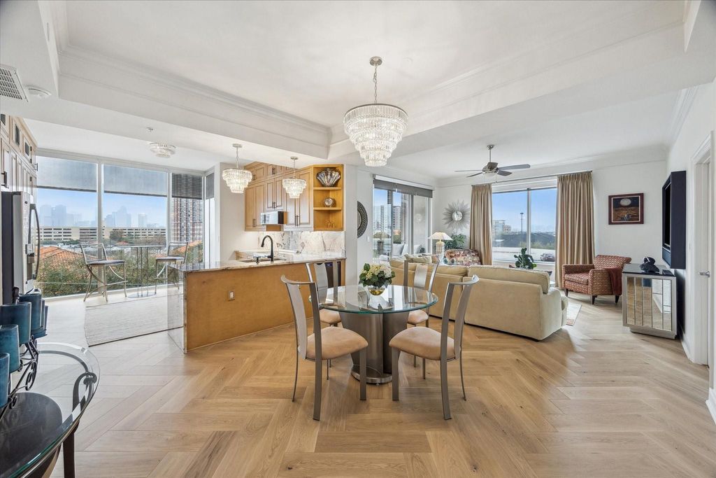 3333 Allen Parkway 602, Houston, TX 77019