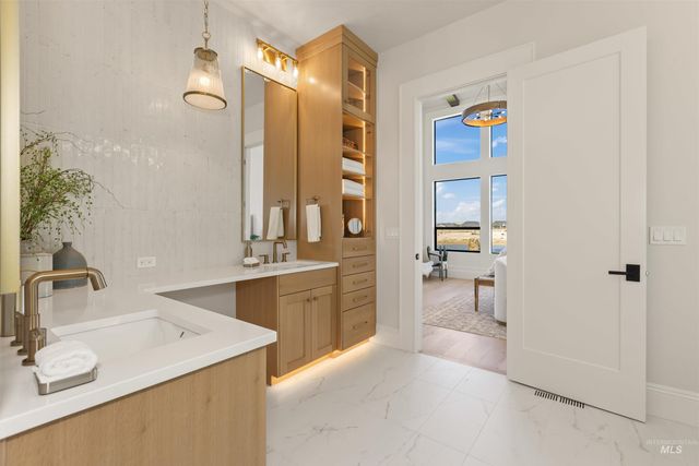 4900 W Braveheart St, Eagle, ID 83616